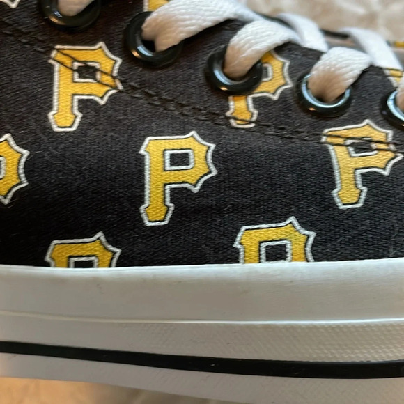 NWOT Pittsburgh Pirates canvas sneakers. Sz 9.5. MLBP black gold converse like - Picture 5 of 8